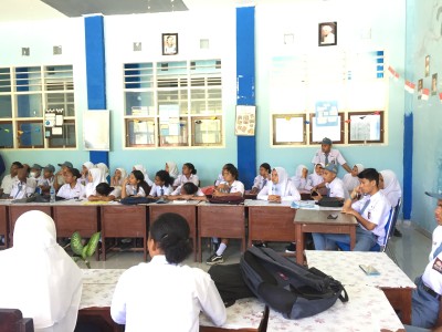Foto siswa-siswi didalam ruangan sosialisasi