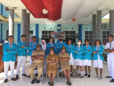 Kepala Sekolah & Wakil-Wakil Kepala Sekolah Foto bersama Pengurus Osis Lama